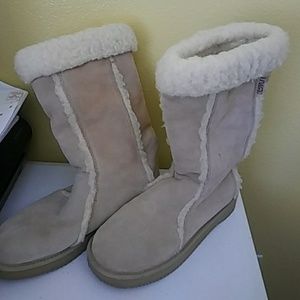 Wool boots